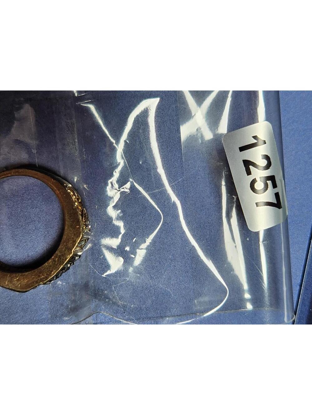Man's Onyx White Crystal Incrusted Gold Filled 1/4" wide Size 9 Ring - Picture 13 of 13